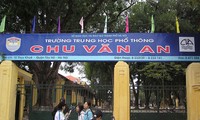 Khi nào trường THPT Kim Liên, Chu Văn An, Phan Đình Phùng tự chủ tài chính, tăng học phí?