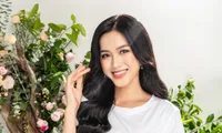 Tạm biệt hình ảnh lộng lẫy sang chảnh, Hoa hậu Đỗ Thị Hà ngọt ngào như nàng tiên hoa