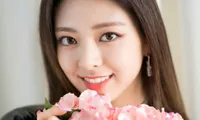 Nhan sắc trước debut của Yuna (ITZY) xuất sắc cỡ nào mà netizen không thể tìm được ảnh xấu