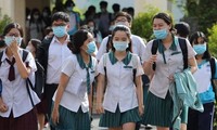 Thi tuyển vào lớp 10 TP.HCM: Cư dân mạng tranh cãi về việc thi hay hoãn cho an toàn