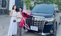 Góc &quot;con nhà người ta&quot;: Diễn viên Sam tậu xế hộp 4,6 tỷ đồng để tặng mẹ... đi chợ!