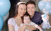 Hoàng Oanh kể chuyện hôn nhân với chồng Tây soái ca và cuộc sống &quot;bỉm sữa&quot; ở Singapore