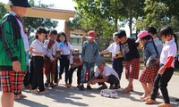 Mang &apos;mùa xuân&apos; đến tặng người dân Tây Nguyên trước thềm Tết Nguyên đán 