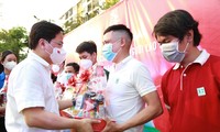 T.Ư Đoàn tặng quà Tết người lao động Thủ Đức trước thềm xuân về