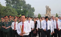 Lãnh đạo TPHCM dâng hương tưởng nhớ các Anh hùng liệt sĩ