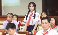 Gặp lãnh đạo TPHCM: Học sinh phản ánh nạn cá độ, hút thuốc lá điện tử