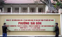 Cận cảnh bảng tên trụ sở phường Sài Gòn, Bình Thạnh