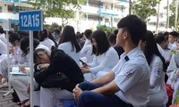 Học sinh lớp 12 ở TPHCM đang đứng trước lo lắng khi kỳ thi tốt nghiệp THPT được tổ chức ở đợt 1