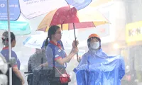 Khoảnh khắc đẹp tình nguyện viên TPHCM tiếp sức mùa thi 2023