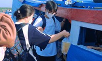 Học sinh xã đảo Thạnh An ở TPHCM đi thi tốt nghiệp THPT sớm 1 ngày