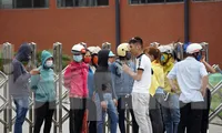 Hàng trăm công nhân vây trụ sở công ty vì Giám đốc &apos;biệt tích&apos;