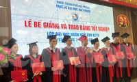 Đại học Hải Phòng xin lỗi 51 học viên bị cấp bằng muộn gần 1 năm