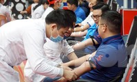 Hàng trăm bạn trẻ Hải Dương san sẻ giọt máu nghĩa tình