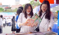 Giới trẻ Hải Phòng thích thú tham gia ngày hội sách 