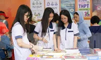 Giới trẻ Hải Phòng hào hứng với ngày hội sách ở vườn hoa đẹp nhất phố Cảng