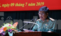 Trung tướng Trần Hữu Phúc trả lời báo chí tại họp báo, chiều 9/7. Ảnh: Đức Văn