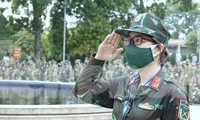 Cán bộ, học viên đoàn công tác hô vang quyết tâm trước khi lên đường vào Nam