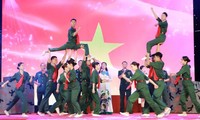 Khi người lính Đặc công thể hiện tài năng hát ru, dân ca