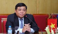 Bộ trưởng KH&ĐT nói về 9 người đi nhờ chuyên cơ bỏ trốn 