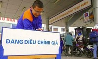 Đề xuất giảm 50% thuế nhập khẩu để giảm giá xăng dầu. ảnh minh hoạ 