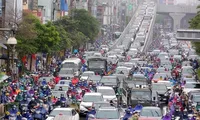 Bộ Tài chính cho rằng đề xuất thu phí khí thải ô tô, xe máy khó thực hiện. 