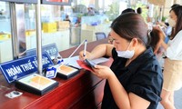 Người doanh, doanh nghiệp làm thủ tục hoàn thuế tại trụ sở cơ quan thuế. (Ảnh minh hoạ,ST). 