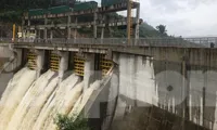 Hàng trăm người dân Sa Pa trắng đêm phản đối thủy điện xả lũ