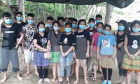 Các đối tượng đang vượt biên giới vào Việt Nam bị bắt giữ. 