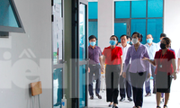 Bí thư Tỉnh uỷ Hà Nam Lê Thị Thuỷ kiểm tra công tác chuẩn bị thi tại các điểm thi - Ảnh: Hoàng Long