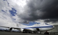 Một chiếc E-4B đậu tại sân bay quốc tế Bogota, Colombia. Ảnh: USAF.