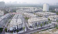 Hà Nội báo cáo dự án The Eden Rose &apos;vẽ&apos; thêm tầng, xây trường học không phép