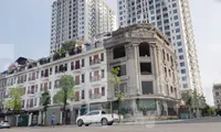 Nở rộ công trình &apos;cung điện, lâu đài&apos; tự hợp thửa đất liền kề ở Hà Nội