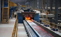 Quảng Ngãi đặt mục tiêu phát triển công nghiệp hỗ trợ thông qua hình thành các cụm ngành cơ khí, chế tạo, chế tạo máy và công nghiệp nặng. Ảnh: Nguyễn Bằng 