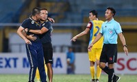 HLV Chu Đình Nghiêm thường phản ứng trọng tài rất quyết liệt.