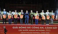 Thủ tướng Phạm Minh Chính tham dự lễ khai mạc giải bóng đá Công an, cảnh sát các nước ASEAN mở rộng 2025 (ảnh V.A)