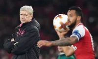 Còn Wenger, Arsenal không thể vô địch