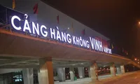 Tin nóng 24h: Người tâm thần xâm nhập tận cửa máy bay ở Vinh 