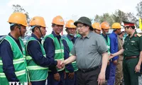 Thủ tướng kiểm tra tiến độ cao tốc Bắc - Nam đoạn qua Cà Mau