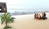 Lũ lên nhanh, một số địa phương miền Bắc ngập sâu