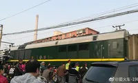 Đoàn tàu được cho là chở nhà lãnh đạo Kim Jong-un chạy qua thành phố Đan Đông của Trung Quốc. Nguồn: Weibo
