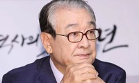 "Ông nội quốc dân" Lee Soon Jae.