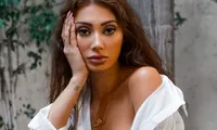 Mỹ nhân ‘Too Hot Too Handle’ trễ nải vòng một &apos;không nội y&apos;