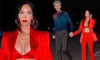 Megan Fox diện nguyên cây đỏ khoe vòng 1 ‘bốc lửa’, nắm tay tình trẻ không rời