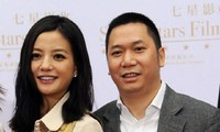Đang &apos;lánh nạn&apos; ở quê hậu &apos;phong sát ngầm&apos;, Triệu Vy và chồng lại sắp hầu tòa vì bị kiện