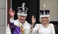 Vua Charles muốn có video triệu Like như William và Kate