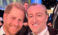 Bức ảnh đáng xấu hổ của Harry