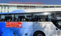 Ấm áp nghĩa tình trên những &apos;Chuyến xe yêu thương&apos; cho người nhà và bệnh nhân ung thư