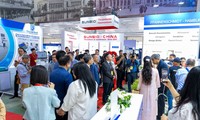 Hàng trăm công nghệ y tế đỉnh cao trình làng 