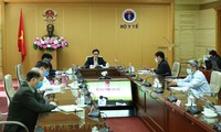 Phó Thủ tướng Vũ Đức Đam chủ trì cuộc họp Ban Chỉ đạo, sáng 15/4. Ảnh: VGP/Đình Nam