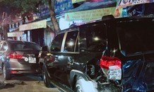 Tài xế ngáo đá vùng vẫy bơi... trên cạn sau khi gây tai nạn liên hoàn